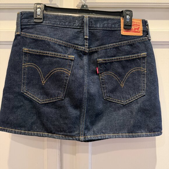 Levi’s Women’s Icon Denim Mini Skirt Dark Wash Size 24 NWT - Picture 3 of 6